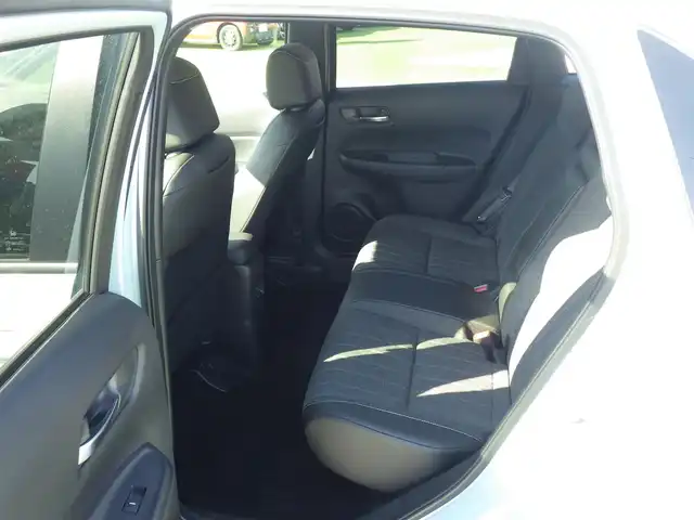 ホンダ フィット e:HEVホーム 千葉県 2024(令6)年 0.2万km フィヨルドミストパール ホンダセンシング/・衝突軽減ブレーキ（CMBS）/・車線維持支援システム（LKAS）/・アダプティブクルーズコントロール（ACC）/・後方誤発進抑制機能/・誤発進抑制機能/純正ナビ/地デジTV/【DVD/CD再生機能　Bluetooth接続】/バックカメラ/ドライブレコーダー/革巻きステアリング/ETC/LEDヘッドライト/ウインカーミラー/コーナーセンサー/サイド/カーテンエアバッグ/Honda スマートキー