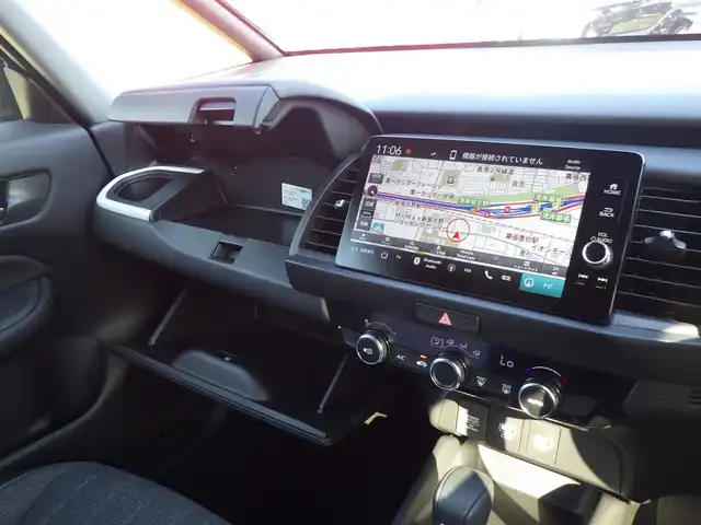 ホンダ フィット e:HEVホーム 千葉県 2024(令6)年 0.2万km フィヨルドミストパール ホンダセンシング/・衝突軽減ブレーキ（CMBS）/・車線維持支援システム（LKAS）/・アダプティブクルーズコントロール（ACC）/・後方誤発進抑制機能/・誤発進抑制機能/純正ナビ/地デジTV/【DVD/CD再生機能　Bluetooth接続】/バックカメラ/ドライブレコーダー/革巻きステアリング/ETC/LEDヘッドライト/ウインカーミラー/コーナーセンサー/サイド/カーテンエアバッグ/Honda スマートキー