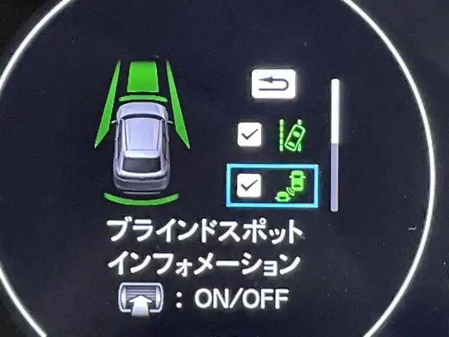 ホンダ ヴェゼル ハイブリッド e:HEV Z 愛知県 2025(令7)年 0.1万km未満 プラチナホワイトパール フロントグリル　ベルリナブラック/ホンダコネクトナビ/Bluetooth/Carplay/フルセグTV/バックカメラ/ETC2.0/ワイヤレス充電器/運転席助手席シートヒーター/ステアリングヒーター/ハンズフリーアクセスパワーテールゲート/LEDシーケンシャルターンシグナルランプ/Honda SENSING/●衝突軽減ブレーキ（CMBS）/●先行車発進お知らせ機能/●歩行者事故低減ステアリング/●路外逸脱抑制機能/●標識認識機能/●渋滞追従機能付アダプティブクルーズコントロール（ACC）/●車線維持支援システム（LKAS）/●トラフィックジャムアシスト（渋滞運転支援機能）/●ブラインドスポットインフォメーション/●誤発進抑制機能/●後方誤発進抑制機能/●近距離衝突軽減ブレーキ/●急アクセル抑制機能/●パーキングセンサーシステム/●後退出庫サポート/●オートハイビーム●アダプティブドライビングビーム