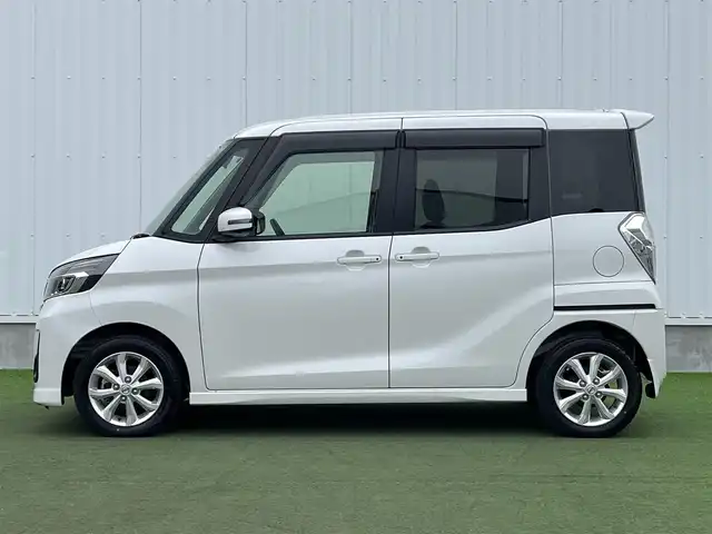 日産 デイズ ルークス ハイウェイスター Xターボ 香川県 2017(平29)年 4.7万km ホワイトパール 登録時走行距離：47085km/純正オーディオ/　CD AUX/全方位カメラ/両側パワースライドドア/エマージェンシーブレーキ/LEDヘッドライト/オートライト/フォグランプ/オートハイビーム/横滑り防止装置/アイドリングストップ/サーキュレーター/ロールサンシェード/ETC/ドライブレコーダー/革巻きステアリング/プッシュスタート/スマートキー
