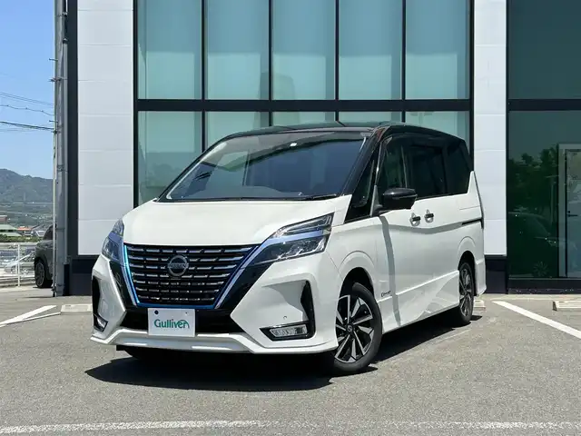 日産 セレナ e－パワー ハイウェイスター V 和歌山県 2020(令2)年 5.5万km パール 純正ナビ/純正フリップダウンモニター/アラウンドビューモニター/フルセグTV/デジタルインナーミラー/（BT/CD/DVD)/エマージェンシーブレーキ/プロパイロット/ブラインドスポットモニター/レーンキープ/横滑り防止装置/両側パワースライドドア/ドライブレコーダー/ETC/純正フロアマット/純正アルミホイール/アイドリングストップ/LEDヘッドライト/オートライト/オートマチックハイビーム