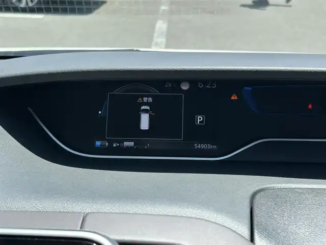 日産 セレナ e－パワー ハイウェイスター V 和歌山県 2020(令2)年 5.5万km パール 純正ナビ/純正フリップダウンモニター/アラウンドビューモニター/フルセグTV/デジタルインナーミラー/（BT/CD/DVD)/エマージェンシーブレーキ/プロパイロット/ブラインドスポットモニター/レーンキープ/横滑り防止装置/両側パワースライドドア/ドライブレコーダー/ETC/純正フロアマット/純正アルミホイール/アイドリングストップ/LEDヘッドライト/オートライト/オートマチックハイビーム