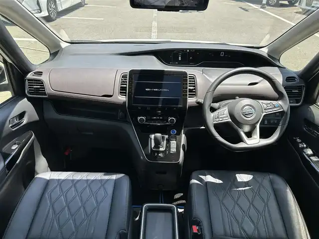 日産 セレナ e－パワー ハイウェイスター V 和歌山県 2020(令2)年 5.5万km パール 純正ナビ/純正フリップダウンモニター/アラウンドビューモニター/フルセグTV/デジタルインナーミラー/（BT/CD/DVD)/エマージェンシーブレーキ/プロパイロット/ブラインドスポットモニター/レーンキープ/横滑り防止装置/両側パワースライドドア/ドライブレコーダー/ETC/純正フロアマット/純正アルミホイール/アイドリングストップ/LEDヘッドライト/オートライト/オートマチックハイビーム