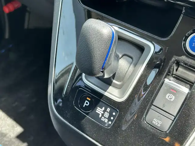 日産 セレナ e－パワー ハイウェイスター V 和歌山県 2020(令2)年 5.5万km パール 純正ナビ/純正フリップダウンモニター/アラウンドビューモニター/フルセグTV/デジタルインナーミラー/（BT/CD/DVD)/エマージェンシーブレーキ/プロパイロット/ブラインドスポットモニター/レーンキープ/横滑り防止装置/両側パワースライドドア/ドライブレコーダー/ETC/純正フロアマット/純正アルミホイール/アイドリングストップ/LEDヘッドライト/オートライト/オートマチックハイビーム