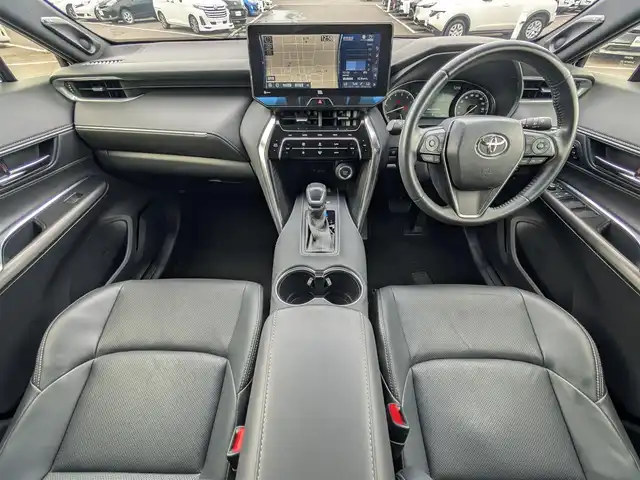 トヨタ ハリアー Z レザーパッケージ 福井県 2020(令2)年 4.3万km ブラック 禁煙車/トヨタセーフティセンス/純正12.3型ディスプレイオーディオナビTV/（T-CONNECT/USB/HDMI/Bluetooth/FMAM/フルセグTV)/純正JBLサウンドシステム/純正ビルトイン2.0ETC/純正LEDオートライト/純正LEDフォグ/純正19インチアルミ/純正オートアラーム/黒本革シート/パノラミックビューモニター/アダプティブクルーズコントロール/レーンディパーチャーアラート/ブラインドスポットモニター/ヘッドアップディスプレイ/パワーバックドア/前席パワーシート/エアシート/シートヒーター/パワーチルトステアリング/ステアリングヒーター/デジタルミラー/スマートキー/プッシュエンジンスタート/スペアキー/新車時保証書/取扱い説明書