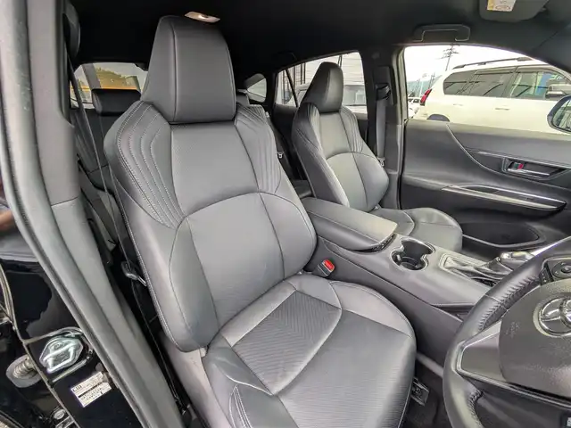 トヨタ ハリアー Z レザーパッケージ 福井県 2020(令2)年 4.3万km ブラック 禁煙車/トヨタセーフティセンス/純正12.3型ディスプレイオーディオナビTV/（T-CONNECT/USB/HDMI/Bluetooth/FMAM/フルセグTV)/純正JBLサウンドシステム/純正ビルトイン2.0ETC/純正LEDオートライト/純正LEDフォグ/純正19インチアルミ/純正オートアラーム/黒本革シート/パノラミックビューモニター/アダプティブクルーズコントロール/レーンディパーチャーアラート/ブラインドスポットモニター/ヘッドアップディスプレイ/パワーバックドア/前席パワーシート/エアシート/シートヒーター/パワーチルトステアリング/ステアリングヒーター/デジタルミラー/スマートキー/プッシュエンジンスタート/スペアキー/新車時保証書/取扱い説明書