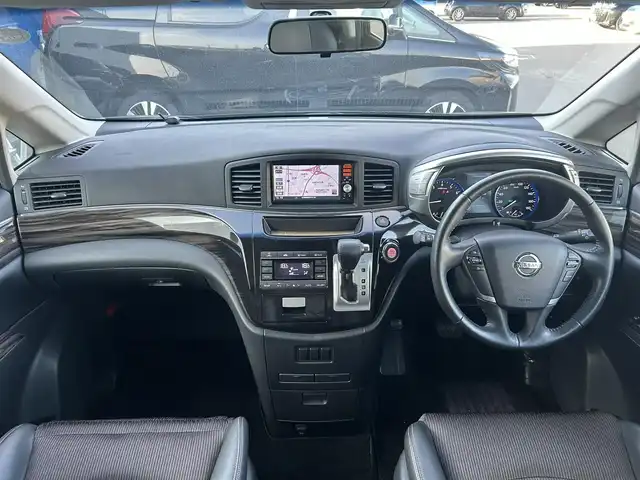 日産 エルグランド 250ハイウェイスターS 道南・函館 2015(平27)年 5万km ファントムブラック ・純正メモリナビ/・フルセグTV/・バックカメラ/・ETC/・両側パワースライドドア/・オットマン/・LEDヘッドライト/・フロントフォグランプ/・オートライト/・スマートキー/・エンジンプッシュスタート