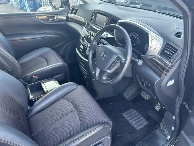 日産 エルグランド 250ハイウェイスターS 道南・函館 2015(平27)年 5万km ファントムブラック ・純正メモリナビ/・フルセグTV/・バックカメラ/・ETC/・両側パワースライドドア/・オットマン/・LEDヘッドライト/・フロントフォグランプ/・オートライト/・スマートキー/・エンジンプッシュスタート