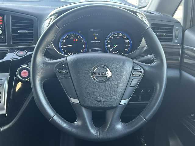 日産 エルグランド 250ハイウェイスターS 道南・函館 2015(平27)年 5万km ファントムブラック ・純正メモリナビ/・フルセグTV/・バックカメラ/・ETC/・両側パワースライドドア/・オットマン/・LEDヘッドライト/・フロントフォグランプ/・オートライト/・スマートキー/・エンジンプッシュスタート