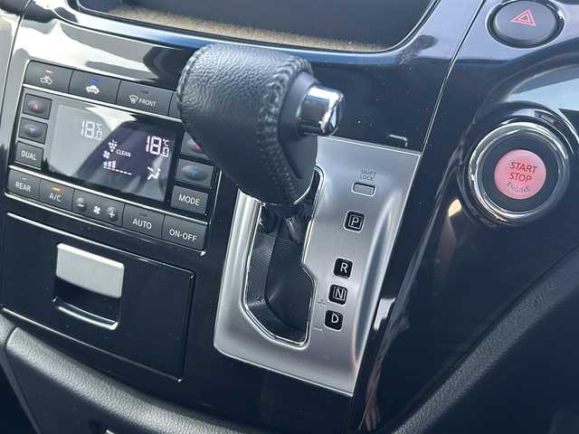 日産 エルグランド 250ハイウェイスターS 道南・函館 2015(平27)年 5万km ファントムブラック ・純正メモリナビ/・フルセグTV/・バックカメラ/・ETC/・両側パワースライドドア/・オットマン/・LEDヘッドライト/・フロントフォグランプ/・オートライト/・スマートキー/・エンジンプッシュスタート