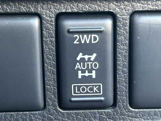 日産 エルグランド 250ハイウェイスターS 道南・函館 2015(平27)年 5万km ファントムブラック ・純正メモリナビ/・フルセグTV/・バックカメラ/・ETC/・両側パワースライドドア/・オットマン/・LEDヘッドライト/・フロントフォグランプ/・オートライト/・スマートキー/・エンジンプッシュスタート