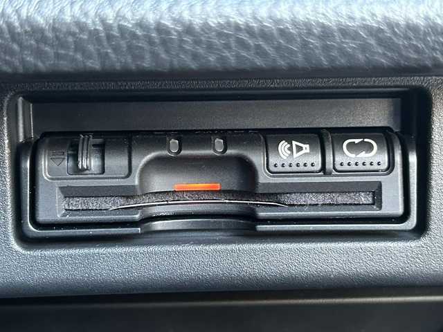 日産 エルグランド 250ハイウェイスターS 道南・函館 2015(平27)年 5万km ファントムブラック ・純正メモリナビ/・フルセグTV/・バックカメラ/・ETC/・両側パワースライドドア/・オットマン/・LEDヘッドライト/・フロントフォグランプ/・オートライト/・スマートキー/・エンジンプッシュスタート