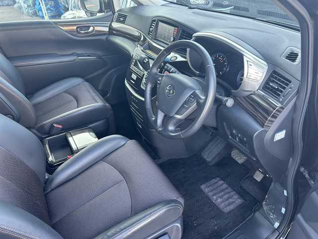 日産 エルグランド 250ハイウェイスターS 道南・函館 2015(平27)年 5万km ファントムブラック ・純正メモリナビ/・フルセグTV/・バックカメラ/・ETC/・両側パワースライドドア/・オットマン/・LEDヘッドライト/・フロントフォグランプ/・オートライト/・スマートキー/・エンジンプッシュスタート