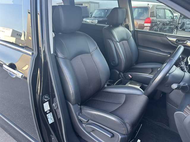 日産 エルグランド 250ハイウェイスターS 道南・函館 2015(平27)年 5万km ファントムブラック ・純正メモリナビ/・フルセグTV/・バックカメラ/・ETC/・両側パワースライドドア/・オットマン/・LEDヘッドライト/・フロントフォグランプ/・オートライト/・スマートキー/・エンジンプッシュスタート