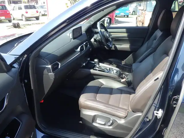 マツダ ＣＸ－５ XD エクスクルーシブモード 千葉県 2022(令4)年 3.6万km ディープクリスタルブルーマイカ i-ACTIVSENSE/・スマートシティブレーキサポート/・レーンキープ・アシスト・システム/・ブラインドスポットモニタリング/アクティブ・ドライビング・ディスプレイ/レーダークルーズコントロール/レザーシート/前席パワーシート/エアシート/各席シートヒーター/純正SDナビ/地デジTV/【Bluetooth接続】/360°ビュー・モニター/ワイヤレス充電/BOSEサウンド/ドライブレコーダー（前後撮影）/革巻きステアリング/ステアリングヒーター/ステアリングスイッチ/パドルシフト/ETC/LEDヘッドライト/フォグライト/ウインカーミラー/コーナーセンサー/純正19インチアルミホイル/サイド/カーテンエアバッグ/アドバンストキーレスエントリー