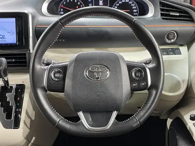 トヨタ シエンタ G 愛知県 2016(平28)年 4.2万km レッドマイカM ナビ/衝突軽減ブレーキ/両側電動スライドドア/ビルトインETC/バックカメラ/レーンキープアシスト/オートハイビーム/プッシュスタート/スマートキー/CD/DVD再生/アイドリングストップ/純正フロアマット/ウィンカーミラー/ヘッドライトレベライザー/横滑り防止装置/オートエアコン/ステアリングリモコン/電動格納ミラー