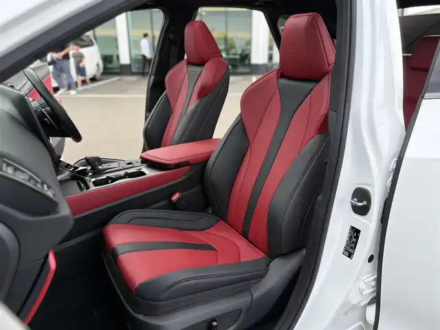 レクサス ＮＸ 350h Fスポーツ 東京都 2023(令5)年 3.1万km パール Lexus Teammate/Advanced Drive/Advanced Park/Lexus Safety System+/・レーダークルーズコントロール/・AHS(アダプティブハイビームシステム）/・AHB(オートマチックハイビーム)/・PCS（プリクラッシュセーフティ）/・LTA（レーントレーシングアシスト）/・LCA（レーンチェンジアシスト）/・LDA（レーンディパーチャーアラート）/・レーダークルーズコントロール/TRDエアロ：フロント・サイド・リア/14インチナビ付ディスプレイオーディオ/・フルセグTV/・Bluetooth接続/・USB入力端子/・MiraCast/カラーヘッドアップディスプレイ/デジタルインナーミラー/JES製TVコントロール（キャンセラー）/F SPORT専用ブレーキキャリパー/パノラマルーフ・サンルーフ/タッチトレーサーオペレーション/ハンズフリーパワーバックドア/後席6：4分割可倒式シート/内装色：“F SPORTフレアレッド/TRAILモード/e-ラッチ/パワーシート/エアシート/全席シートヒーター/ステアリングヒーター/1500Ｗコンセント/ETC2.0/ドアバイザー/スマートキー