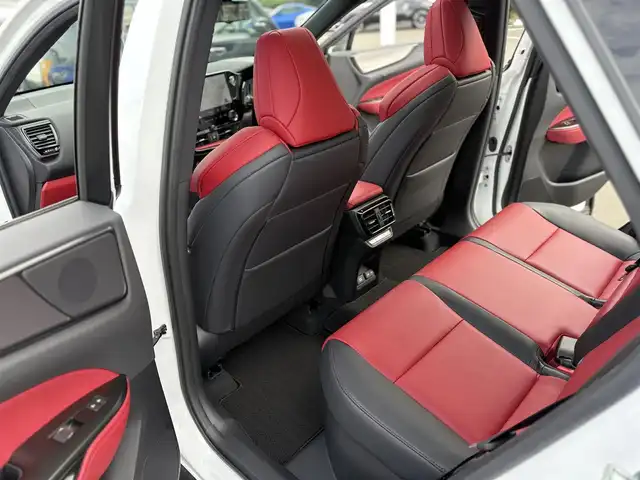 レクサス ＮＸ 350h Fスポーツ 東京都 2023(令5)年 3.1万km パール Lexus Teammate/Advanced Drive/Advanced Park/Lexus Safety System+/・レーダークルーズコントロール/・AHS(アダプティブハイビームシステム）/・AHB(オートマチックハイビーム)/・PCS（プリクラッシュセーフティ）/・LTA（レーントレーシングアシスト）/・LCA（レーンチェンジアシスト）/・LDA（レーンディパーチャーアラート）/・レーダークルーズコントロール/TRDエアロ：フロント・サイド・リア/14インチナビ付ディスプレイオーディオ/・フルセグTV/・Bluetooth接続/・USB入力端子/・MiraCast/カラーヘッドアップディスプレイ/デジタルインナーミラー/JES製TVコントロール（キャンセラー）/F SPORT専用ブレーキキャリパー/パノラマルーフ・サンルーフ/タッチトレーサーオペレーション/ハンズフリーパワーバックドア/後席6：4分割可倒式シート/内装色：“F SPORTフレアレッド/TRAILモード/e-ラッチ/パワーシート/エアシート/全席シートヒーター/ステアリングヒーター/1500Ｗコンセント/ETC2.0/ドアバイザー/スマートキー