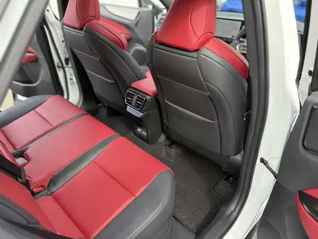 レクサス ＮＸ 350h Fスポーツ 東京都 2023(令5)年 3.1万km パール Lexus Teammate/Advanced Drive/Advanced Park/Lexus Safety System+/・レーダークルーズコントロール/・AHS(アダプティブハイビームシステム）/・AHB(オートマチックハイビーム)/・PCS（プリクラッシュセーフティ）/・LTA（レーントレーシングアシスト）/・LCA（レーンチェンジアシスト）/・LDA（レーンディパーチャーアラート）/・レーダークルーズコントロール/TRDエアロ：フロント・サイド・リア/14インチナビ付ディスプレイオーディオ/・フルセグTV/・Bluetooth接続/・USB入力端子/・MiraCast/カラーヘッドアップディスプレイ/デジタルインナーミラー/JES製TVコントロール（キャンセラー）/F SPORT専用ブレーキキャリパー/パノラマルーフ・サンルーフ/タッチトレーサーオペレーション/ハンズフリーパワーバックドア/後席6：4分割可倒式シート/内装色：“F SPORTフレアレッド/TRAILモード/e-ラッチ/パワーシート/エアシート/全席シートヒーター/ステアリングヒーター/1500Ｗコンセント/ETC2.0/ドアバイザー/スマートキー