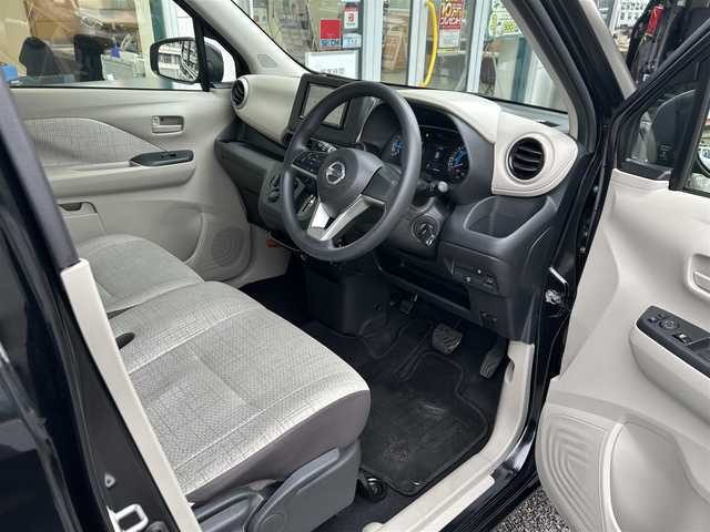 日産 デイズ S 東京都 2020(令2)年 2.8万km ブラック 社外メモリーナビ/　ワンセグTV/CD/Bluetooth/エマージェンシーブレーキ/車線逸脱警報/踏み間違い衝突防止アシスト/車線逸脱防止支援システム/ETC/フロントソナー/リアソナー/オートライト/社外14インチアルミホイール/キーレスキー/ヘッドライトレベライザー/アイドリングストップ/電動格納ミラー/横すべり防止/フロアマット/スペアキー/取扱説明書