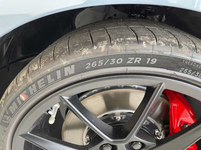 ホンダ シビック タイプR 愛知県 2025(令7)年 0.1千km ソニックグレーパール 登録済未使用車/ホンダセンシング/純正8型ディズプレイオーディオナビ/バックカメラ/レーダークルーズコントロール/フルセグ/Bluetooth/コーナーセンサー/純正アルミホイール/ETC2.0/ブラインドスポットモニター/レーンキープアシスト/衝突軽減システム/ステアリングスイッチ/スマートキー/プッシュスタート