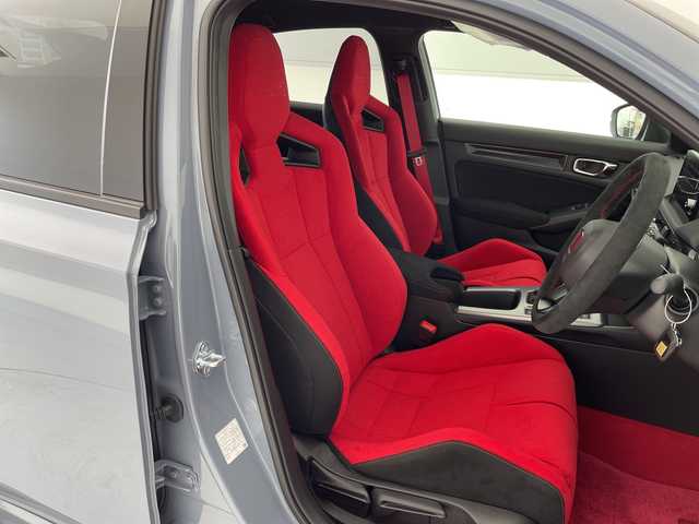 ホンダ シビック タイプR 愛知県 2025(令7)年 0.1千km ソニックグレーパール 登録済未使用車/ホンダセンシング/純正8型ディズプレイオーディオナビ/バックカメラ/レーダークルーズコントロール/フルセグ/Bluetooth/コーナーセンサー/純正アルミホイール/ETC2.0/ブラインドスポットモニター/レーンキープアシスト/衝突軽減システム/ステアリングスイッチ/スマートキー/プッシュスタート