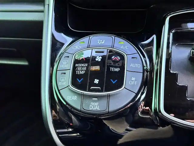 トヨタ ヴォクシー ZS 煌Ⅲ 宮城県 2021(令3)年 4万km ブラック セーフティセンス/・プリクラッシュセーフティ/・レーンディパーチャーアラート/・オートマチックハイビーム/先行車発進告知機能/インテリジェントクリアランスソナー/純正12インチフリップダウンモニター（V12T-R68C）/純正10インチナビ（NSZN-Z68T）/・CD/DVD/・Bluetooth/・フルセグTV/バックカメラ/ビルトインETC2.0/両側パワースライドドア/ハーフレザーシート/革巻きステアリング/クルーズコントロール/ステアリングスイッチ/LEDヘッドランプ/フォグランプ/オートライト/スマートキー＆プッシュスタート/電動格納ミラー/純正16インチAW/純正フロアマット/純正ドアバイザー/Wエアバッグ