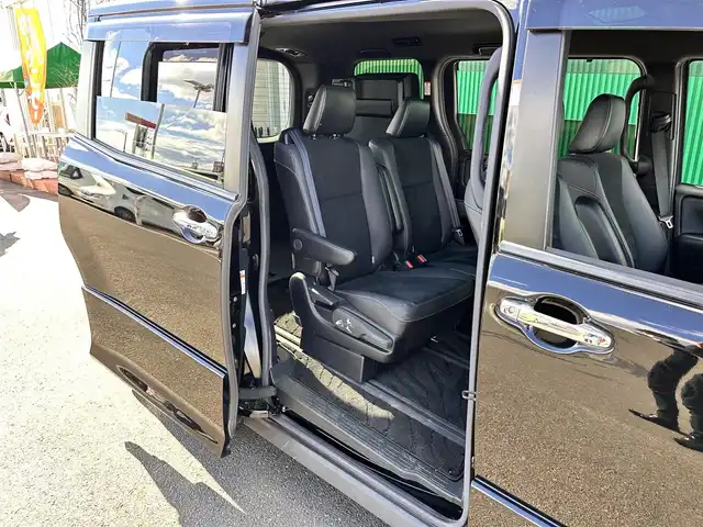 トヨタ ヴォクシー ZS 煌Ⅲ 宮城県 2021(令3)年 4万km ブラック セーフティセンス/・プリクラッシュセーフティ/・レーンディパーチャーアラート/・オートマチックハイビーム/先行車発進告知機能/インテリジェントクリアランスソナー/純正12インチフリップダウンモニター（V12T-R68C）/純正10インチナビ（NSZN-Z68T）/・CD/DVD/・Bluetooth/・フルセグTV/バックカメラ/ビルトインETC2.0/両側パワースライドドア/ハーフレザーシート/革巻きステアリング/クルーズコントロール/ステアリングスイッチ/LEDヘッドランプ/フォグランプ/オートライト/スマートキー＆プッシュスタート/電動格納ミラー/純正16インチAW/純正フロアマット/純正ドアバイザー/Wエアバッグ