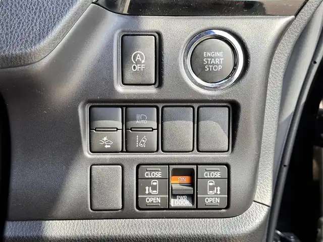 トヨタ ヴォクシー ZS 煌Ⅲ 宮城県 2021(令3)年 4万km ブラック セーフティセンス/・プリクラッシュセーフティ/・レーンディパーチャーアラート/・オートマチックハイビーム/先行車発進告知機能/インテリジェントクリアランスソナー/純正12インチフリップダウンモニター（V12T-R68C）/純正10インチナビ（NSZN-Z68T）/・CD/DVD/・Bluetooth/・フルセグTV/バックカメラ/ビルトインETC2.0/両側パワースライドドア/ハーフレザーシート/革巻きステアリング/クルーズコントロール/ステアリングスイッチ/LEDヘッドランプ/フォグランプ/オートライト/スマートキー＆プッシュスタート/電動格納ミラー/純正16インチAW/純正フロアマット/純正ドアバイザー/Wエアバッグ