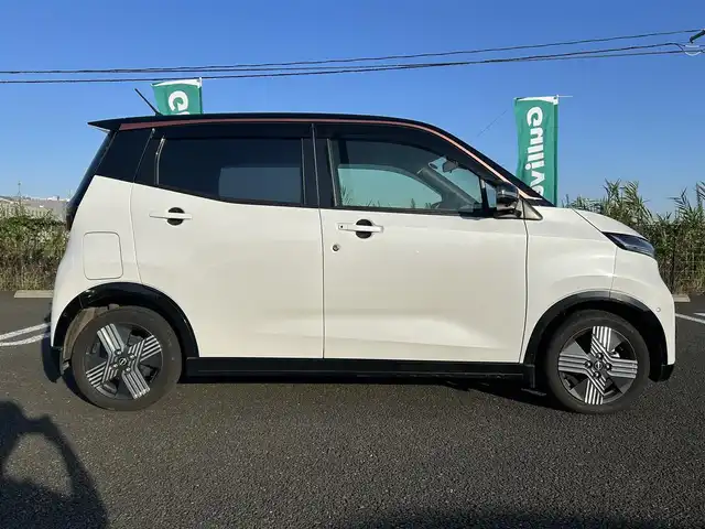 日産 サクラ G 栃木県 2023(令5)年 1.5万km アメジストブラック/シルキーホワイト 純正メーカーオプションナビ/レーダークルーズコントロール/アラウンドビューモニター/プロパイロットパーキング/D席シートヒーター/LEDヘッドライト/ETC2.0/前後コーナーセンサー/レーンキープアシスト/純正フロアマット/充電コード/純正１５インチアルミホイール