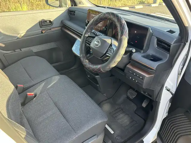 日産 サクラ G 栃木県 2023(令5)年 1.5万km アメジストブラック/シルキーホワイト 純正メーカーオプションナビ/レーダークルーズコントロール/アラウンドビューモニター/プロパイロットパーキング/D席シートヒーター/LEDヘッドライト/ETC2.0/前後コーナーセンサー/レーンキープアシスト/純正フロアマット/充電コード/純正１５インチアルミホイール