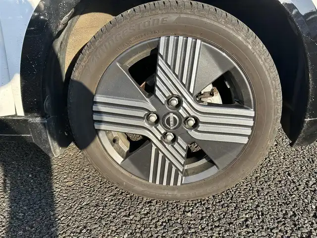 日産 サクラ G 栃木県 2023(令5)年 1.5万km アメジストブラック/シルキーホワイト 純正メーカーオプションナビ/レーダークルーズコントロール/アラウンドビューモニター/プロパイロットパーキング/D席シートヒーター/LEDヘッドライト/ETC2.0/前後コーナーセンサー/レーンキープアシスト/純正フロアマット/充電コード/純正１５インチアルミホイール