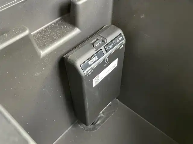 スバル ＸＶ ハイブリッド アドバンス 千葉県 2019(令1)年 3.7万km ラグーンブルーP アイサイトVer3/・衝突軽減ブレーキ/・アクティブレーンキープアシスト/・ブラインドスポットモニター/・アダプティブクルーズコントロール/・先行車発進お知らせ機能/・後退時自動ブレーキシステム/・ハイビームアシスト/・ブラインドスポットモニター/純正SDナビ【CN-LR840DFD】/・CD/DVD/MSV/Bluetooth/フルセグ/サイドブラインドカメラ/バックカメラ/ハーフレザーシート/前席パワーシート/コーナーセンサー/パドルシフト/純正LEDヘッドライト/フォグランプ/純正18インチアルミホイール/純正ドライブレコーダー/ETC2.0/ルーフレール/ドアバイザー/サイド＆カーテンエアバッグ/ニーエアバッグ/新車時保証書＆取扱説明書