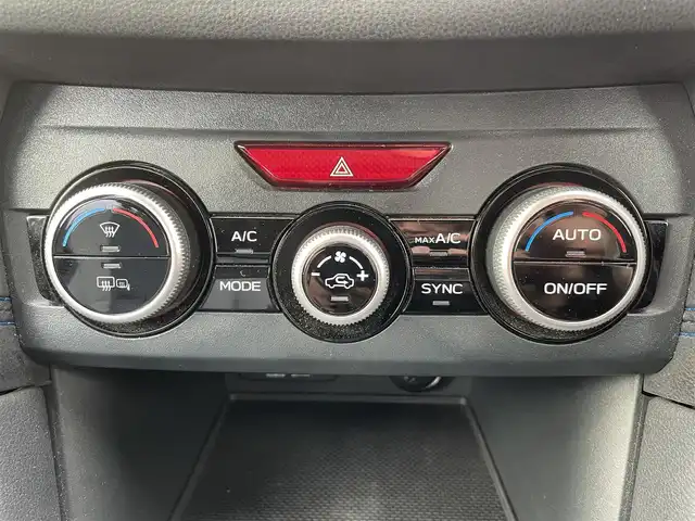 スバル ＸＶ ハイブリッド アドバンス 千葉県 2019(令1)年 3.7万km ラグーンブルーP アイサイトVer3/・衝突軽減ブレーキ/・アクティブレーンキープアシスト/・ブラインドスポットモニター/・アダプティブクルーズコントロール/・先行車発進お知らせ機能/・後退時自動ブレーキシステム/・ハイビームアシスト/・ブラインドスポットモニター/純正SDナビ【CN-LR840DFD】/・CD/DVD/MSV/Bluetooth/フルセグ/サイドブラインドカメラ/バックカメラ/ハーフレザーシート/前席パワーシート/コーナーセンサー/パドルシフト/純正LEDヘッドライト/フォグランプ/純正18インチアルミホイール/純正ドライブレコーダー/ETC2.0/ルーフレール/ドアバイザー/サイド＆カーテンエアバッグ/ニーエアバッグ/新車時保証書＆取扱説明書