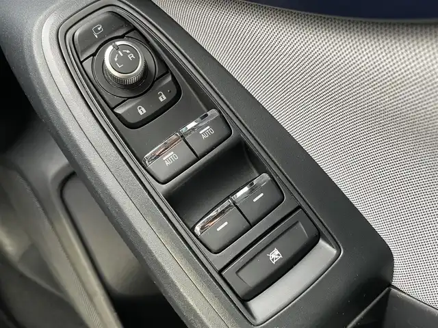 スバル ＸＶ ハイブリッド アドバンス 千葉県 2019(令1)年 3.7万km ラグーンブルーP アイサイトVer3/・衝突軽減ブレーキ/・アクティブレーンキープアシスト/・ブラインドスポットモニター/・アダプティブクルーズコントロール/・先行車発進お知らせ機能/・後退時自動ブレーキシステム/・ハイビームアシスト/・ブラインドスポットモニター/純正SDナビ【CN-LR840DFD】/・CD/DVD/MSV/Bluetooth/フルセグ/サイドブラインドカメラ/バックカメラ/ハーフレザーシート/前席パワーシート/コーナーセンサー/パドルシフト/純正LEDヘッドライト/フォグランプ/純正18インチアルミホイール/純正ドライブレコーダー/ETC2.0/ルーフレール/ドアバイザー/サイド＆カーテンエアバッグ/ニーエアバッグ/新車時保証書＆取扱説明書