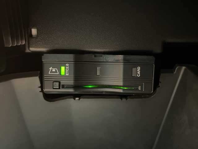 メルセデス・ベンツ ＧＬＢ２００ｄ AMGライン 愛媛県 2020(令2)年 3.1万km ポーラホワイト AMGラインパッケージ/ナビゲーションパッケージ/レーダーセーフティーパッケージ//カラーヘッドアップディスプレイ/ブラインドスポットモニター/レーダーセーフティーパッケージ/純正ナビ/Bluetooth　フルセグTV/360°カメラシステム/レーダークルーズコントロール/ETC/純正前後ドライブレコーダー/フットトランクオープナー/アンビエントライト/パワーシート/LEDヘッドライト