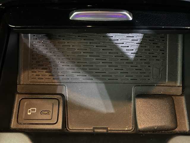 メルセデス・ベンツ ＧＬＢ２００ｄ AMGライン 愛媛県 2020(令2)年 3.1万km ポーラホワイト AMGラインパッケージ/ナビゲーションパッケージ/レーダーセーフティーパッケージ//カラーヘッドアップディスプレイ/ブラインドスポットモニター/レーダーセーフティーパッケージ/純正ナビ/Bluetooth　フルセグTV/360°カメラシステム/レーダークルーズコントロール/ETC/純正前後ドライブレコーダー/フットトランクオープナー/アンビエントライト/パワーシート/LEDヘッドライト