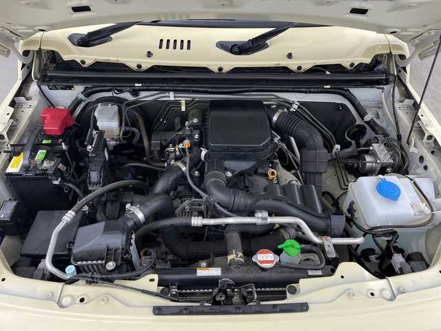 スズキ ジムニー XC 新潟県 2018(平30)年 3.8万km シフォンアイボリーM パート4WD/5速マニュアル/デュアルセンサーブレーキサポート/純正ディスプレイオーディオ/　CD/DVD/Bluetooth/バックカメラ/クルーズコントロール/LEDオートライト/フォグランプ/純正16インチアルミホイール/ドラレコ/電格ミラー/ウィンカーミラー/スマートキー/ビルトインETC2.0