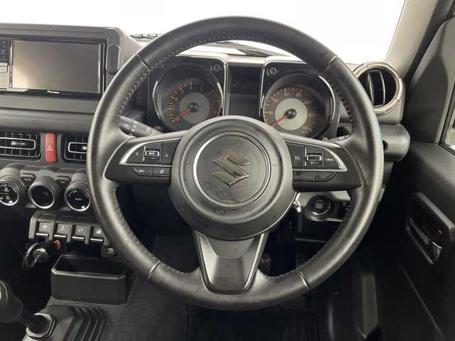 スズキ ジムニー XC 新潟県 2018(平30)年 3.8万km シフォンアイボリーM パート4WD/5速マニュアル/デュアルセンサーブレーキサポート/純正ディスプレイオーディオ/　CD/DVD/Bluetooth/バックカメラ/クルーズコントロール/LEDオートライト/フォグランプ/純正16インチアルミホイール/ドラレコ/電格ミラー/ウィンカーミラー/スマートキー/ビルトインETC2.0