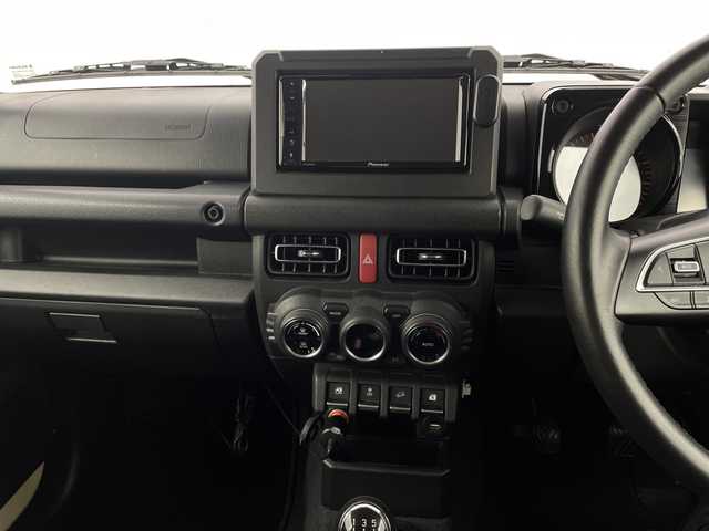 スズキ ジムニー XC 新潟県 2018(平30)年 3.8万km シフォンアイボリーM パート4WD/5速マニュアル/デュアルセンサーブレーキサポート/純正ディスプレイオーディオ/　CD/DVD/Bluetooth/バックカメラ/クルーズコントロール/LEDオートライト/フォグランプ/純正16インチアルミホイール/ドラレコ/電格ミラー/ウィンカーミラー/スマートキー/ビルトインETC2.0