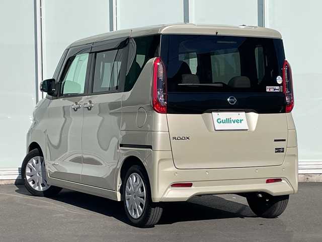 日産 ルークス X 神奈川県 2022(令4)年 0.5万km フローズンバニラパール エマージェンシーブレーキ/全方位カメラ　/純正ＳＤナビ　/フルセグＴＶ　/Ｂｌｕｅｔｏｏｔｈ接続/サーキュレーター　/片側パワースライドドア　/コーナーセンサー　/ＡＢＳ　/横滑り防止装置　/衝突被害軽減システム　/車線逸脱警報システム/ＬＥＤヘッド　/オートライト