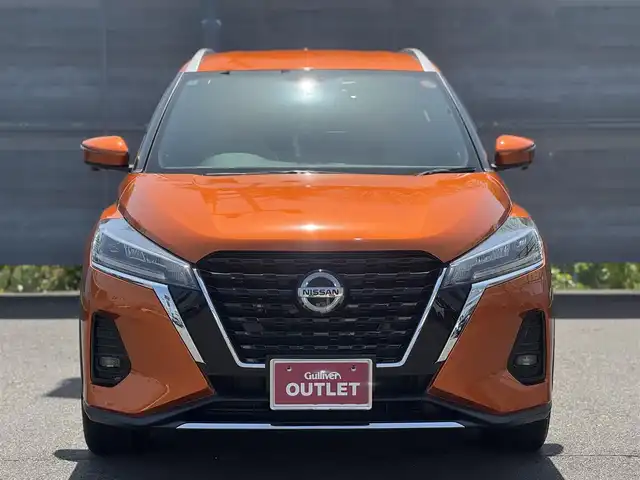 日産 キックス X ツートーンインテリアED 三重県 2021(令3)年 2.6万km プレミアムコロナオレンジ ワンオーナー禁煙車/純正9インチナビ/　フルセグ/CD/DVD/Bluetooth/アラウンドビューモニター/デジタルインナーミラー/プロパイロット/前席シートヒーター/LEDヘッドライト/LEDフォグランプ/前後ドライブレコーダー/ステアリングリモコン/ステアリングヒーター/ビルトインETC/レーダークルーズコントロール/クリアランスソナー/ツートンレザーシート/ルーフレール/ブレーキホールド/電動ブレーキホールド/純正17インチアルミホイール/スマートキー×2/取扱説明書/保証書