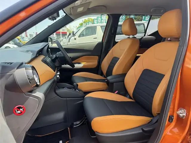 日産 キックス X ツートーンインテリアED 三重県 2021(令3)年 2.6万km プレミアムコロナオレンジ ワンオーナー禁煙車/純正9インチナビ/　フルセグ/CD/DVD/Bluetooth/アラウンドビューモニター/デジタルインナーミラー/プロパイロット/前席シートヒーター/LEDヘッドライト/LEDフォグランプ/前後ドライブレコーダー/ステアリングリモコン/ステアリングヒーター/ビルトインETC/レーダークルーズコントロール/クリアランスソナー/ツートンレザーシート/ルーフレール/ブレーキホールド/電動ブレーキホールド/純正17インチアルミホイール/スマートキー×2/取扱説明書/保証書