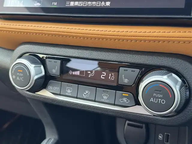 日産 キックス X ツートーンインテリアED 三重県 2021(令3)年 2.6万km プレミアムコロナオレンジ ワンオーナー禁煙車/純正9インチナビ/　フルセグ/CD/DVD/Bluetooth/アラウンドビューモニター/デジタルインナーミラー/プロパイロット/前席シートヒーター/LEDヘッドライト/LEDフォグランプ/前後ドライブレコーダー/ステアリングリモコン/ステアリングヒーター/ビルトインETC/レーダークルーズコントロール/クリアランスソナー/ツートンレザーシート/ルーフレール/ブレーキホールド/電動ブレーキホールド/純正17インチアルミホイール/スマートキー×2/取扱説明書/保証書