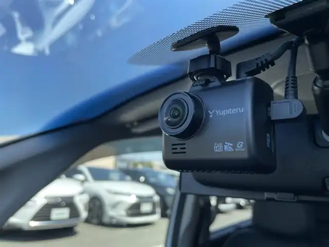 ホンダ フリード G ホンダセンシング 東京都 2017(平29)年 4.3万km ホワイトオーキッドパール 純正ナビ/バックモニター/天吊モニター/衝突軽減ブレーキ/路外逸脱抑制機能/車線維持支援/アダプティブクルーズ/両側パワースライドドア/ＥＴＣ/ドライブレコーダー/ECONモード/ステアリングスイッチ