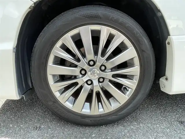 トヨタ ヴェルファイア 2．4Z ゴールデンアイズ 埼玉県 2012(平24)年 11.5万km ホワイトパールクリスタルシャイン (株)IDOMが運営する【じしゃロン鳩ヶ谷店】の自社ローン専用車両になりますこちらは現金またはオートローンご利用時の価格です。自社ローンご希望の方は別途その旨お申付け下さい/純正SDナビ【CD/DVD/Bluetooth/HDD/SD/USB/App】/フルセグTV/バックカメラ/両側パワースライドドア/ETC/クルーズコントロール/前後コーナーセンサー/ハーフレザーシート/オットマン/純正18インチアルミホイール/HIDヘッドライト/オートライト/取説、保証書