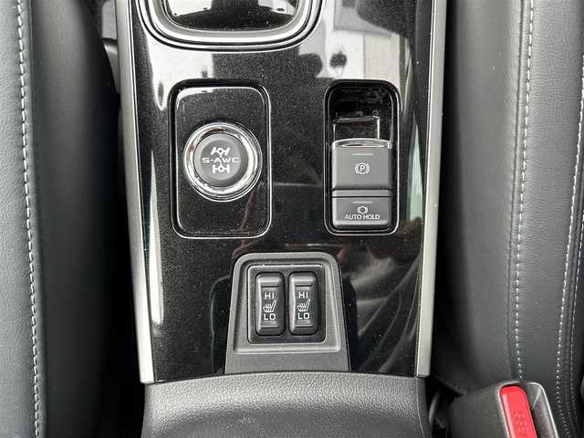三菱 アウトランダー 24G 新潟県 2019(平31)年 3.4万km シルキーホワイト ワンオーナー/ETC2.0/ドライブレコーダー/シートヒーター/ハンドルヒーター/Bluetooth/バックカメラ/全方位カメラ/クルーズコントロール/ウィンカーミラー/アイドリングストップ/サンルーフ/ドアバイザー/プッシュスタート/パワーバックドア