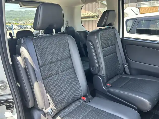 日産 セレナ e－パワー ハイウェイスター V 和歌山県 2020(令2)年 5.5万km ブリリアントホワイトパール 純正ナビ/フリップダウンモニター/アラウンドビューモニター/フルセグTV/（BT/CD/DVD)/エマージェンシーブレーキ/プロパイロット/パーキングアシスト/コーナーセンサー/ブラインドスポットモニター/横滑り防止装置/両側パワースライドドア/ハンズフリーオートスライドドア/純正フロアマット/純正アルミホイール/LEDヘッドライト/オートライト