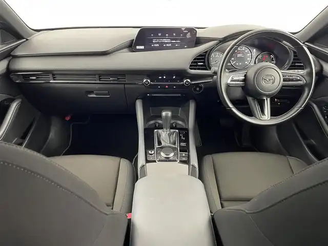 マツダ マツダ３ファストバック 15S ツーリング 埼玉県 2021(令3)年 2.4万km ソウルレッドクリスタルM スマートブレーキサポート/純正ナビゲーション/（フルセグTV/CD/DVD/Bluetooth/USB/HDMI/AM/FM）/全方位カメラ/レーダークルーズコントロール/レーンキープアシスト/ブラインドスポットモニター/ドライバーモニタリング/ヘッドアップディスプレイ/前後ドライブレコーダー/ETC/オートLEDヘッドライト/オートハイビーム/電動パーキングブレーキ/ブレーキホールド/スマートキー/プッシュスタート/純正１８インチアルミホイール