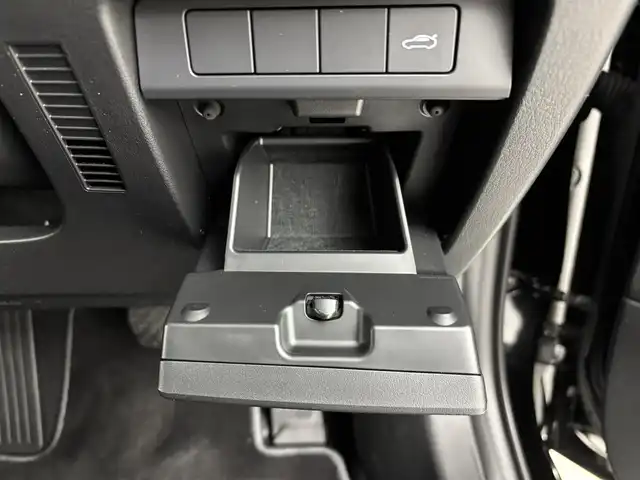 マツダ マツダ３ファストバック 15S ツーリング 埼玉県 2021(令3)年 2.4万km ソウルレッドクリスタルM スマートブレーキサポート/純正ナビゲーション/（フルセグTV/CD/DVD/Bluetooth/USB/HDMI/AM/FM）/全方位カメラ/レーダークルーズコントロール/レーンキープアシスト/ブラインドスポットモニター/ドライバーモニタリング/ヘッドアップディスプレイ/前後ドライブレコーダー/ETC/オートLEDヘッドライト/オートハイビーム/電動パーキングブレーキ/ブレーキホールド/スマートキー/プッシュスタート/純正１８インチアルミホイール